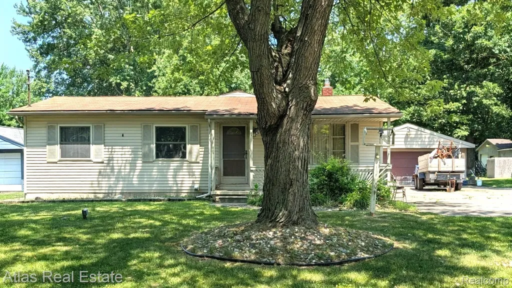 5449 Woodlawn Drive Genesee Charter Township MI 48506