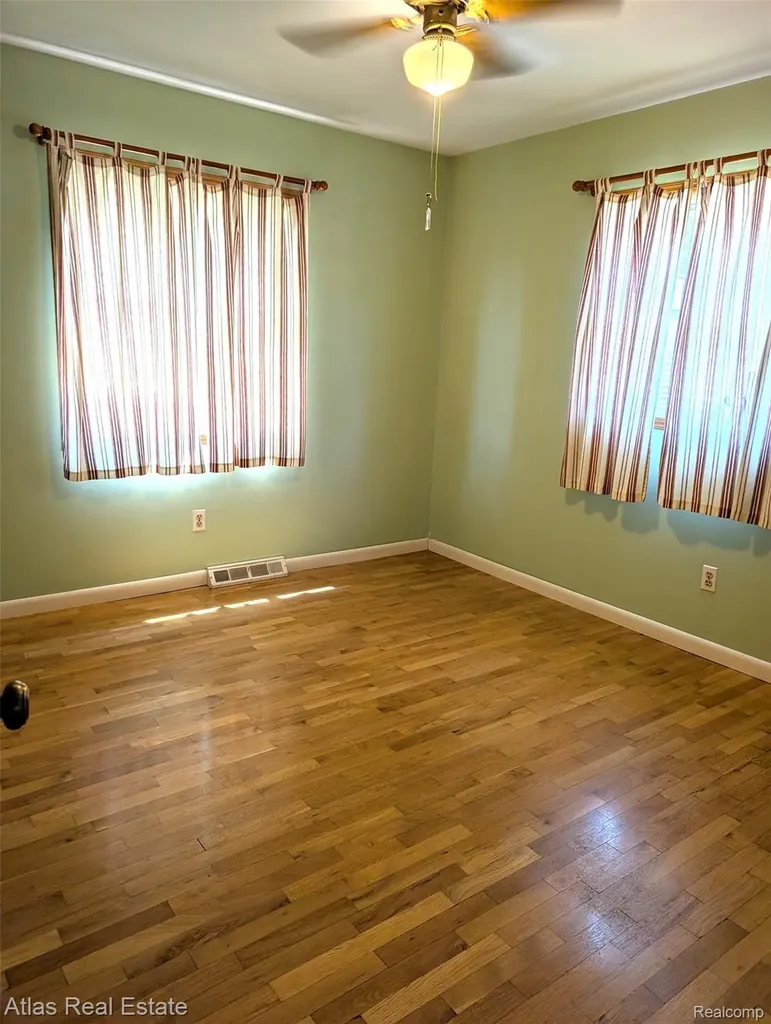 5449 Woodlawn Drive Genesee Charter Township MI 48506