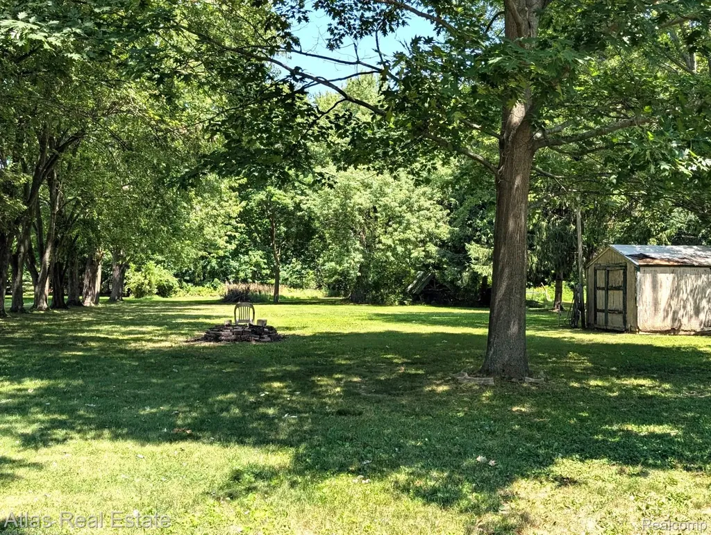 5449 Woodlawn Drive Genesee Charter Township MI 48506