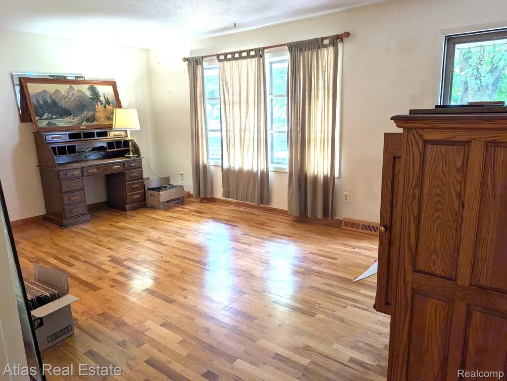 5449 Woodlawn Drive Genesee Charter Township MI 48506