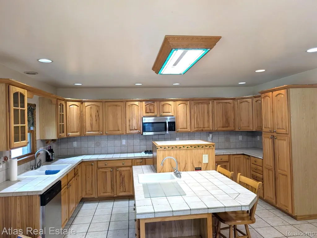 5449 Woodlawn Drive Genesee Charter Township MI 48506
