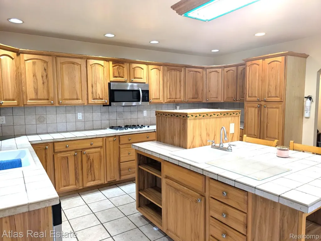 5449 Woodlawn Drive Genesee Charter Township MI 48506