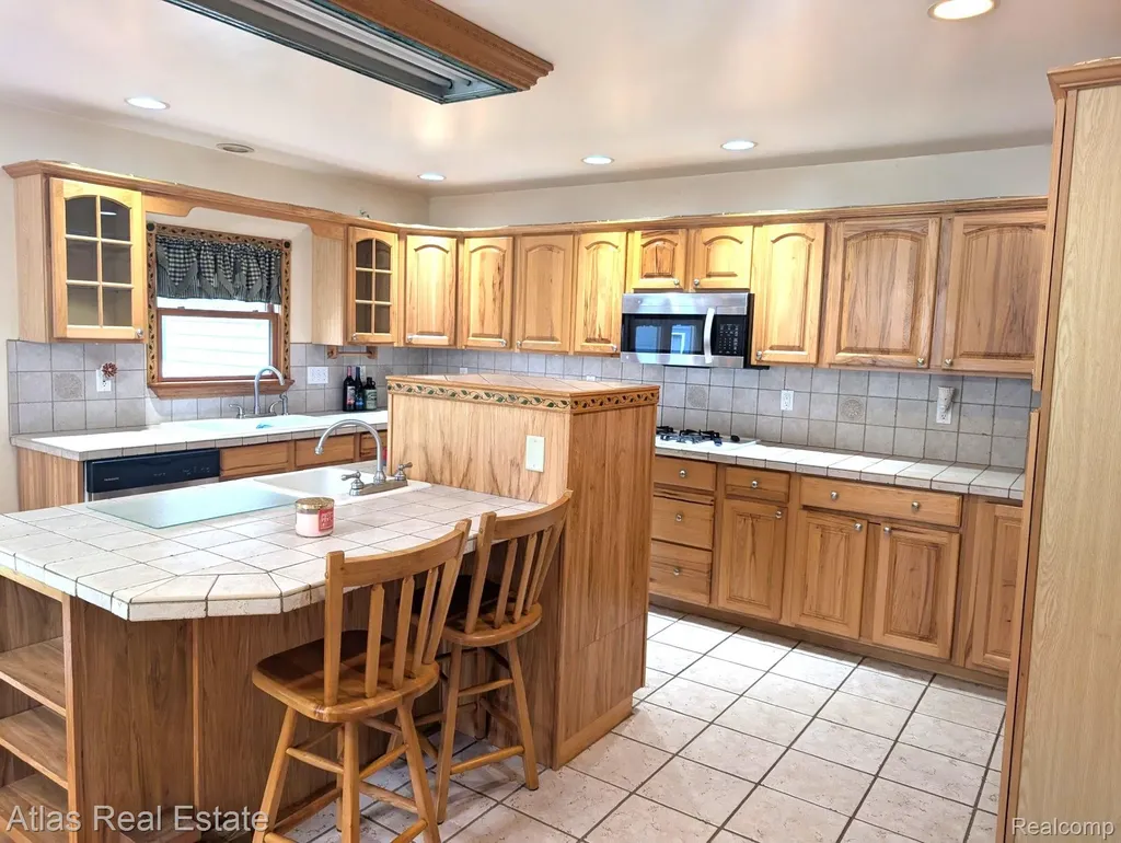5449 Woodlawn Drive Genesee Charter Township MI 48506