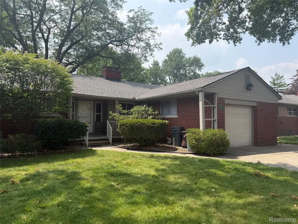 2221 Davis Street Wyandotte City MI 48192