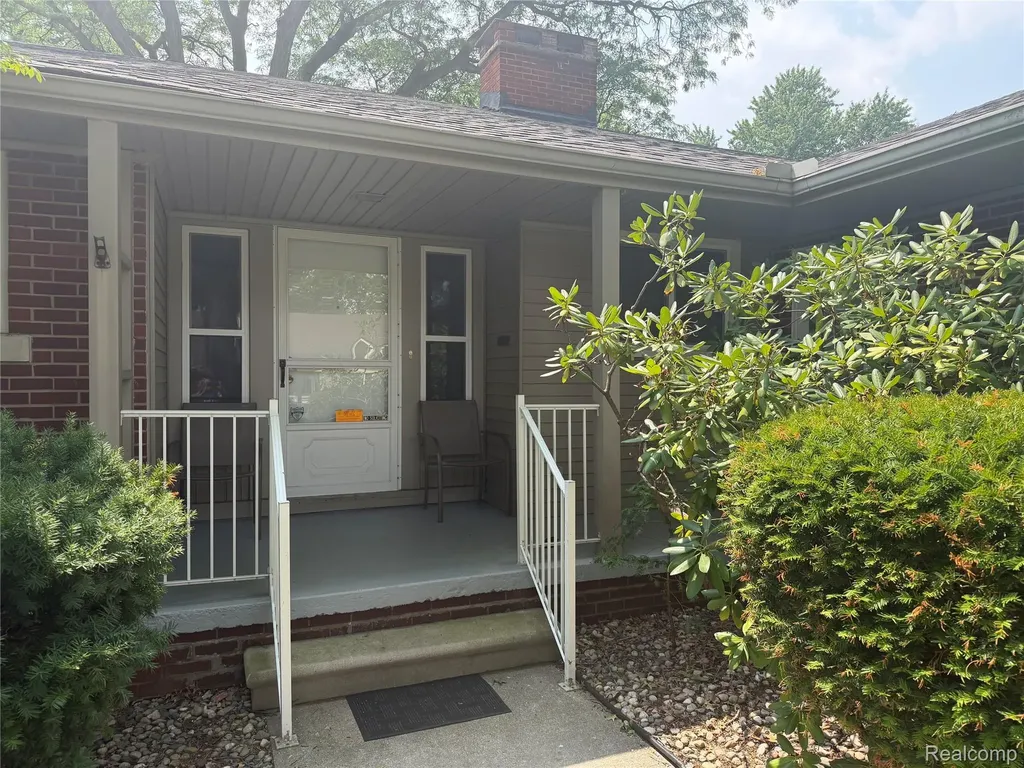 2221 Davis Street Wyandotte City MI 48192
