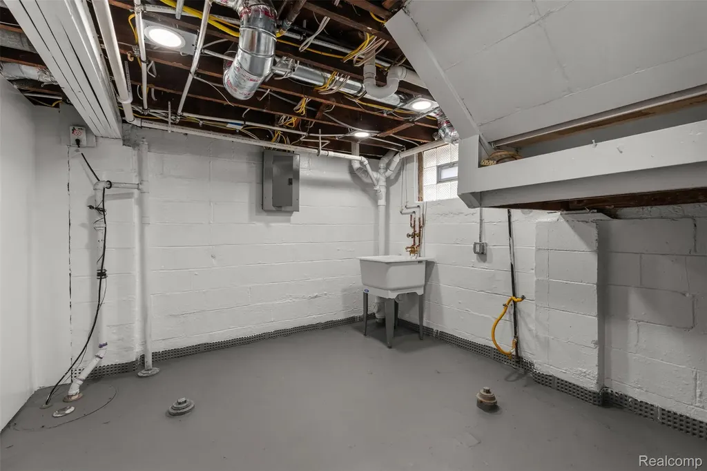 634 Channing Street Ferndale City MI 48220