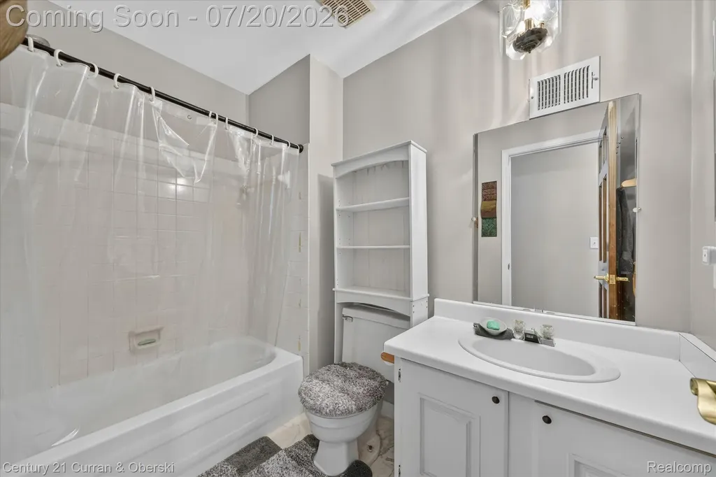 24435 Bashian Drive Novi City MI 48375