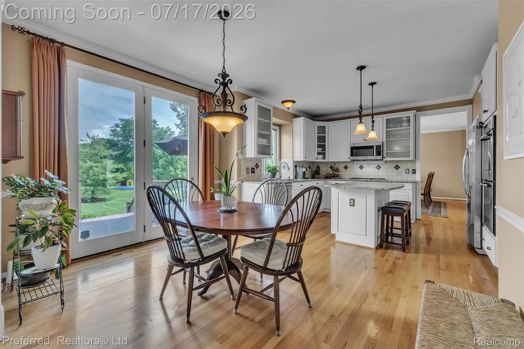 46564 Southview Lane Plymouth Charter Township MI 48170