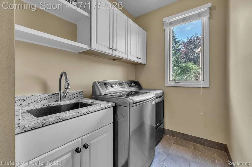 46564 Southview Lane Plymouth Charter Township MI 48170