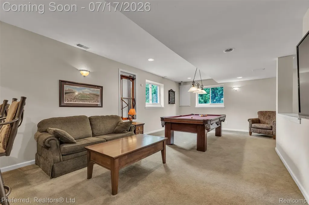 46564 Southview Lane Plymouth Charter Township MI 48170