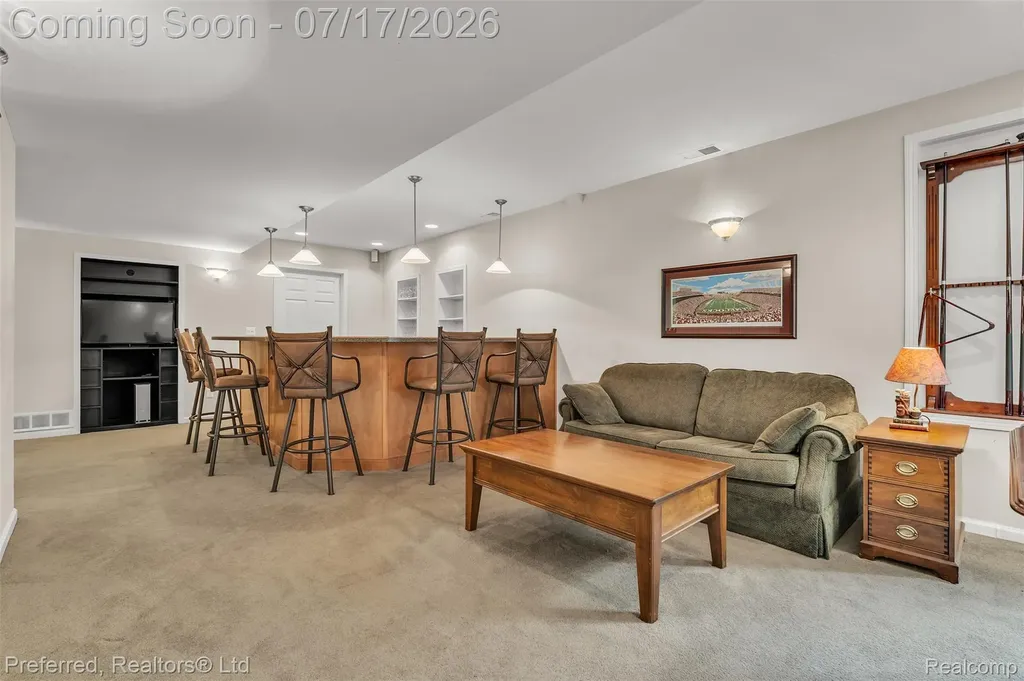 46564 Southview Lane Plymouth Charter Township MI 48170