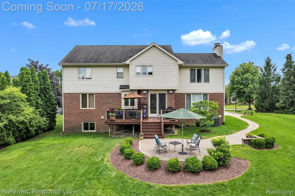 46564 Southview Lane Plymouth Charter Township MI 48170