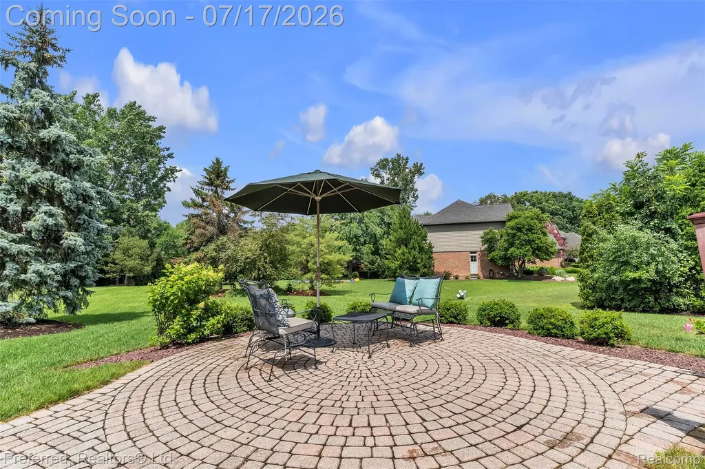 46564 Southview Lane Plymouth Charter Township MI 48170
