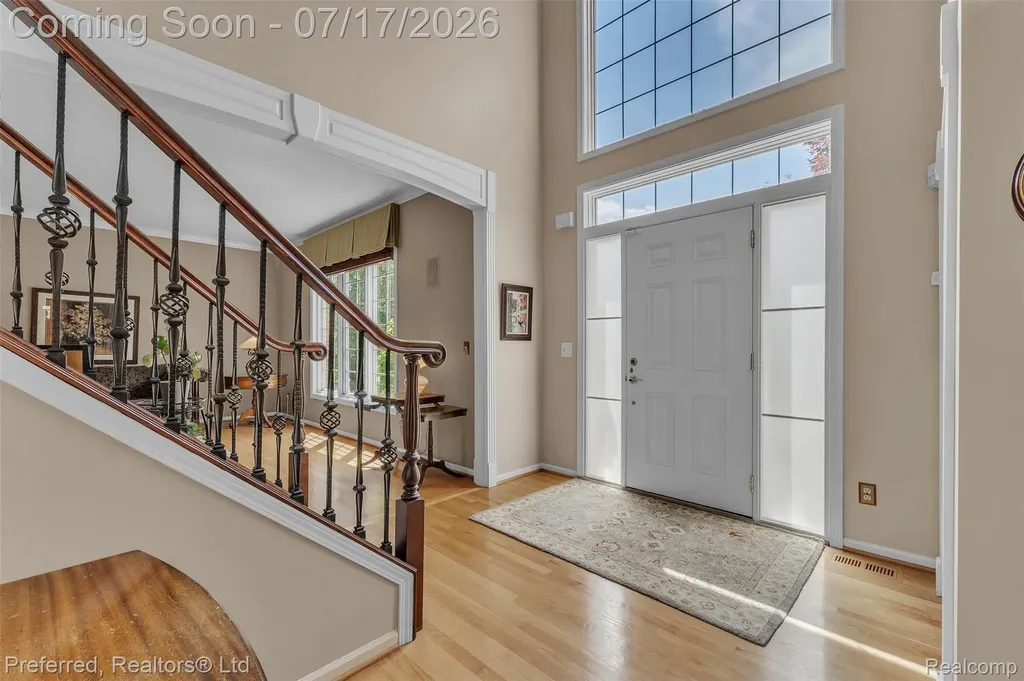 46564 Southview Lane Plymouth Charter Township MI 48170