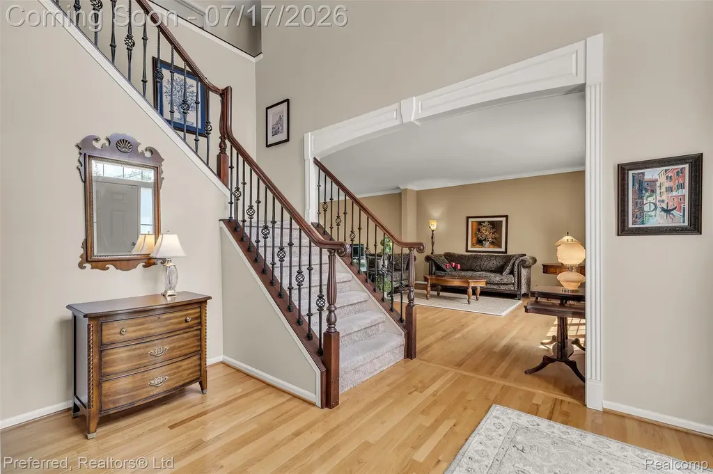 46564 Southview Lane Plymouth Charter Township MI 48170