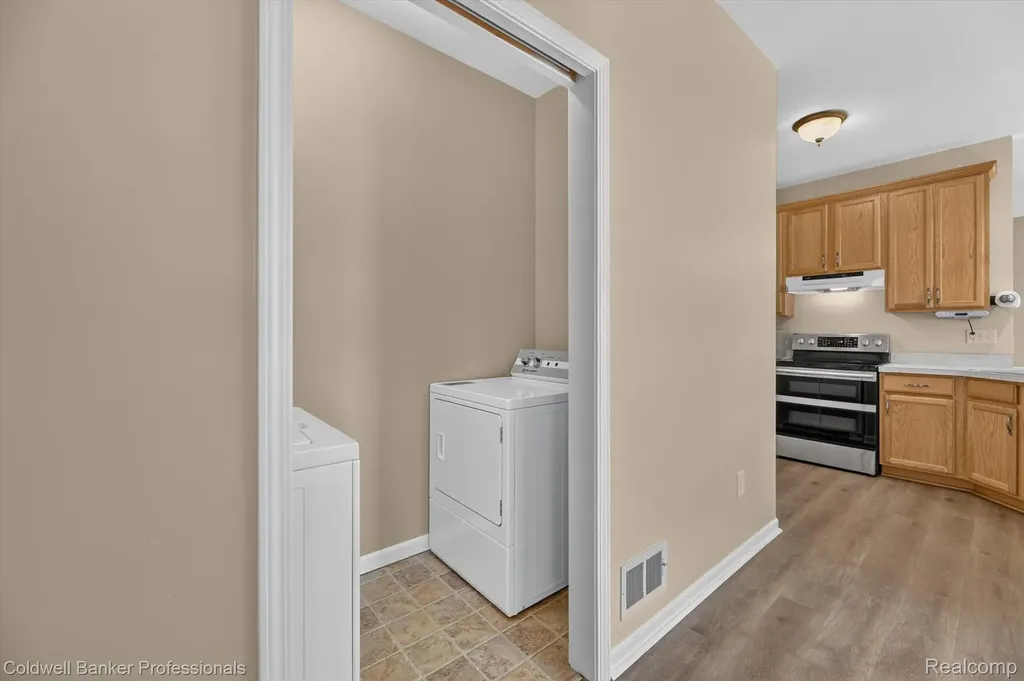 1398 Luxington Drive Lapeer City MI 48446