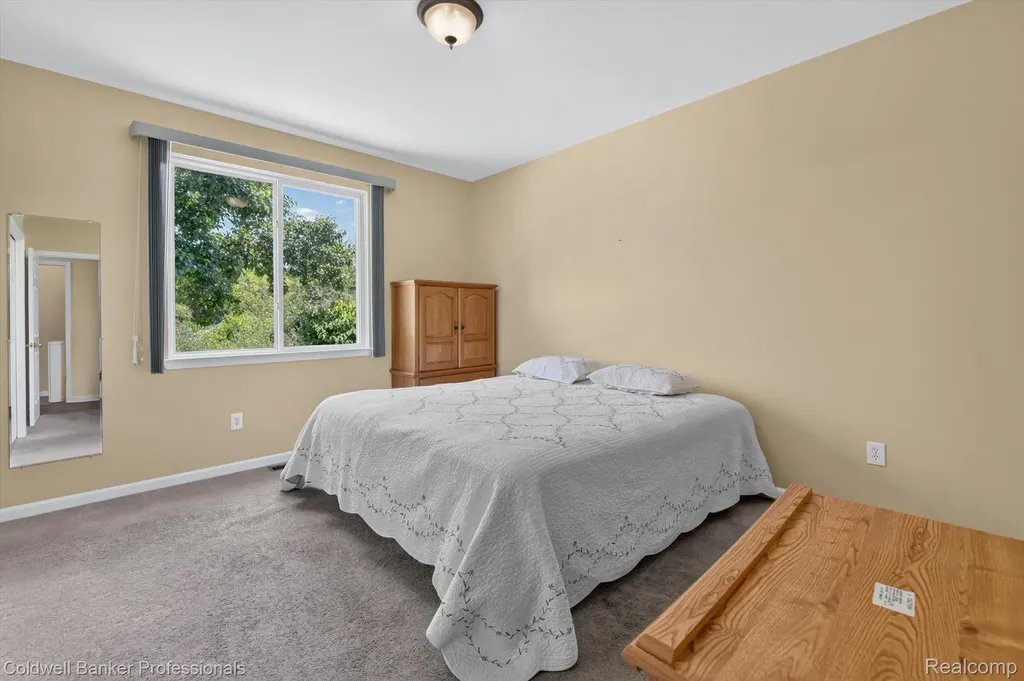 1398 Luxington Drive Lapeer City MI 48446