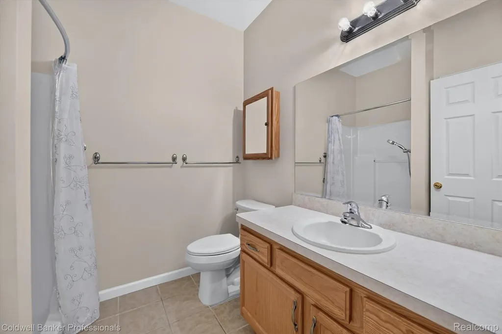 1398 Luxington Drive Lapeer City MI 48446