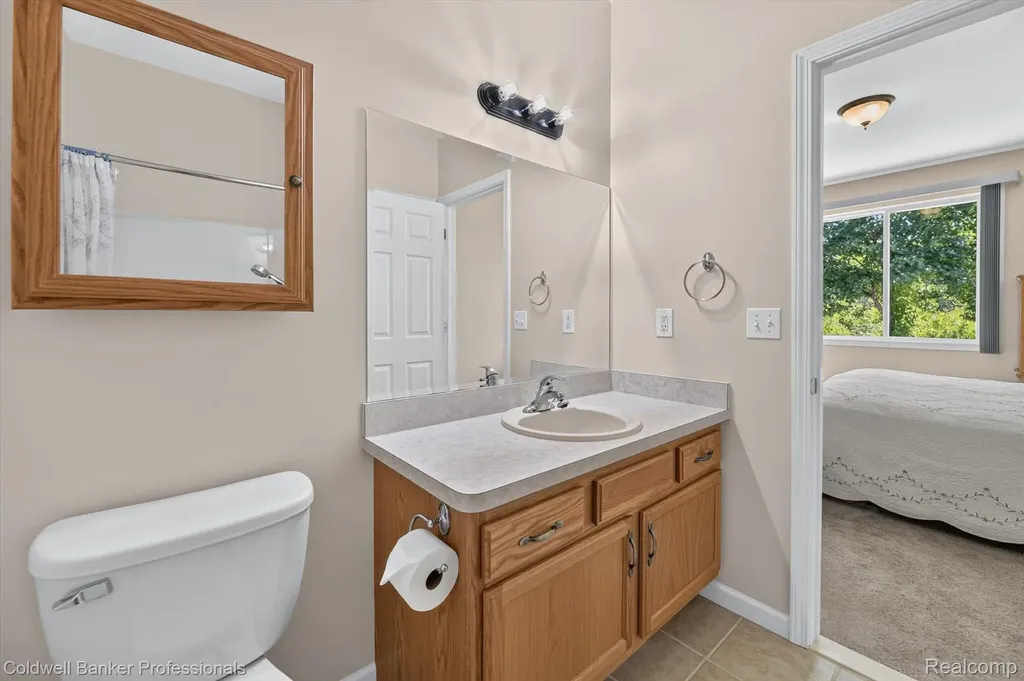 1398 Luxington Drive Lapeer City MI 48446