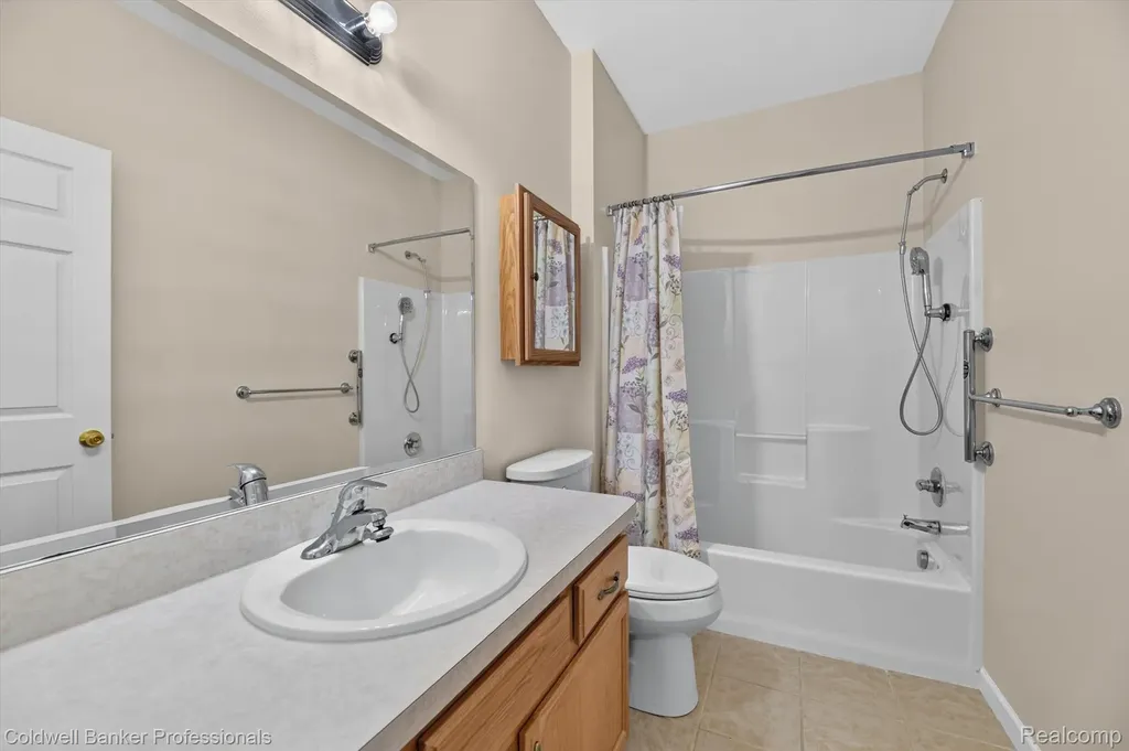 1398 Luxington Drive Lapeer City MI 48446