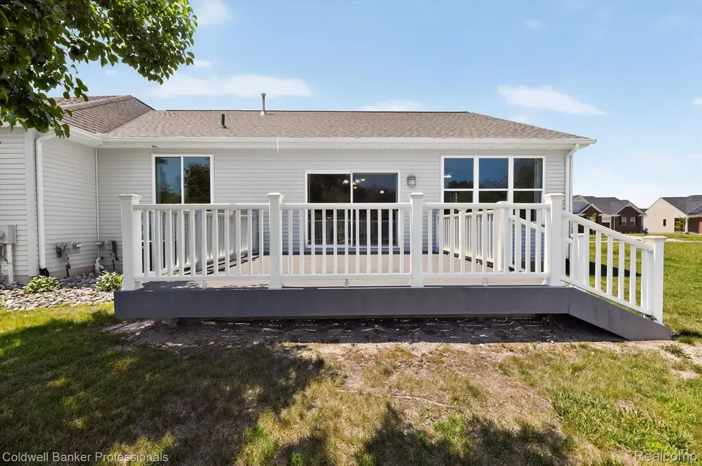 1398 Luxington Drive Lapeer City MI 48446