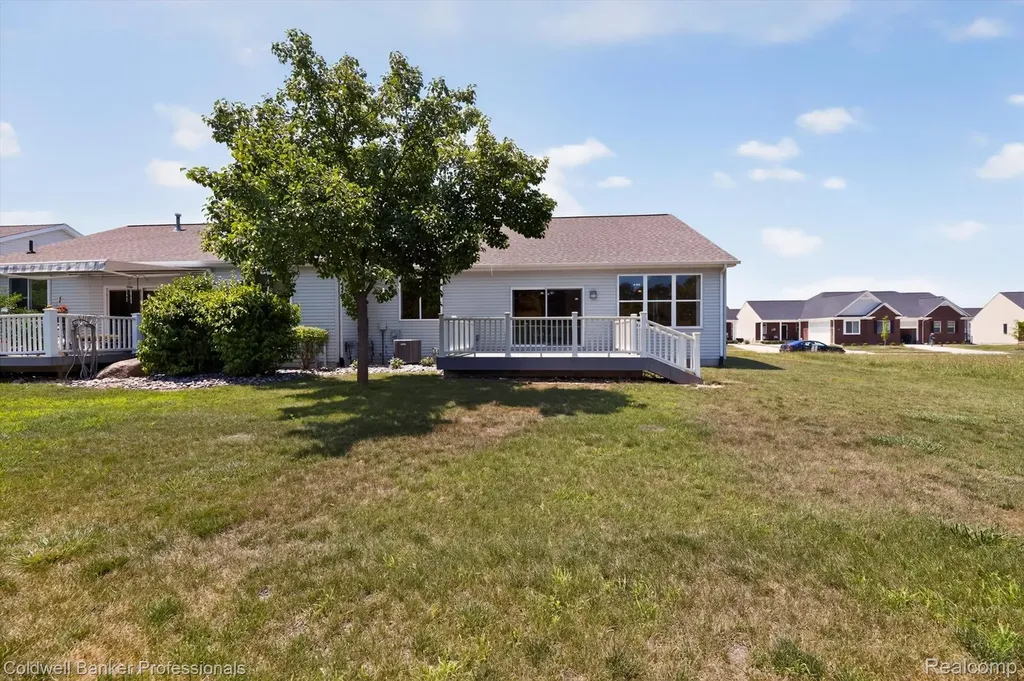 1398 Luxington Drive Lapeer City MI 48446
