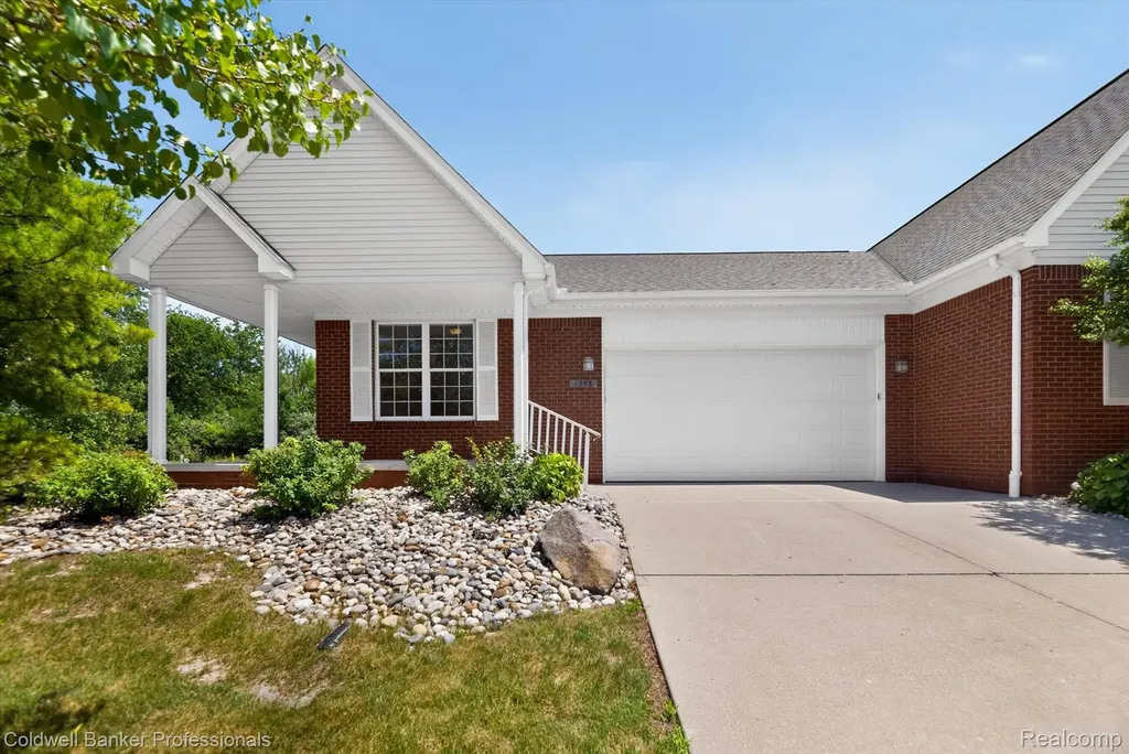 1398 Luxington Drive Lapeer City MI 48446