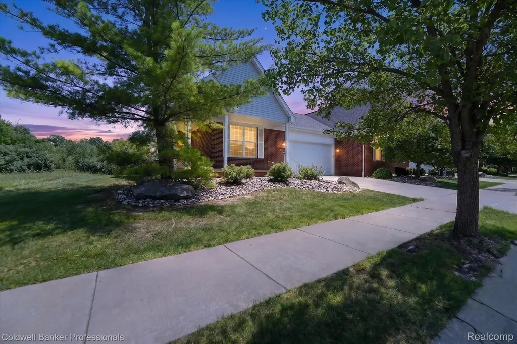 1398 Luxington Drive Lapeer City MI 48446