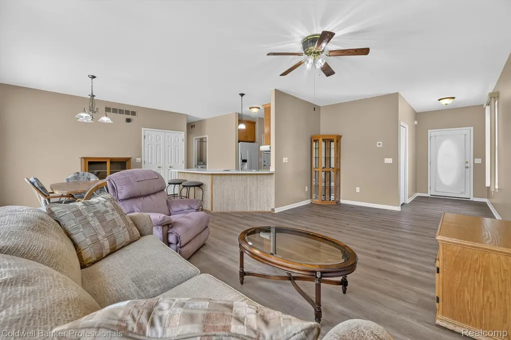 1398 Luxington Drive Lapeer City MI 48446