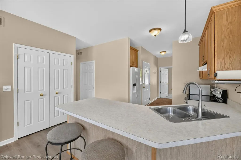 1398 Luxington Drive Lapeer City MI 48446