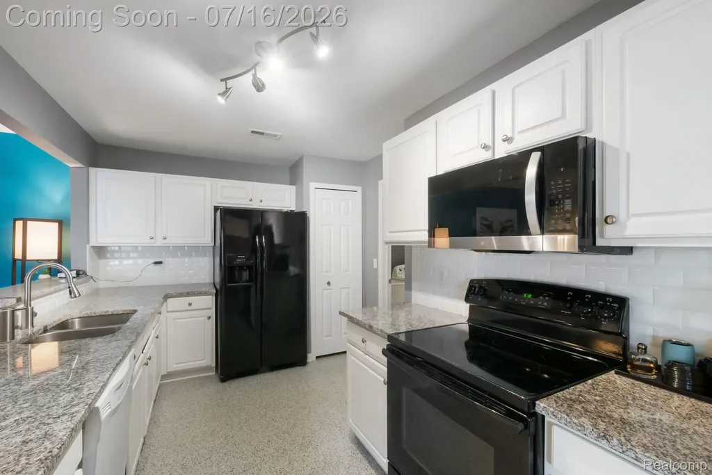 16524 Radison Drive Macomb Township MI 48044