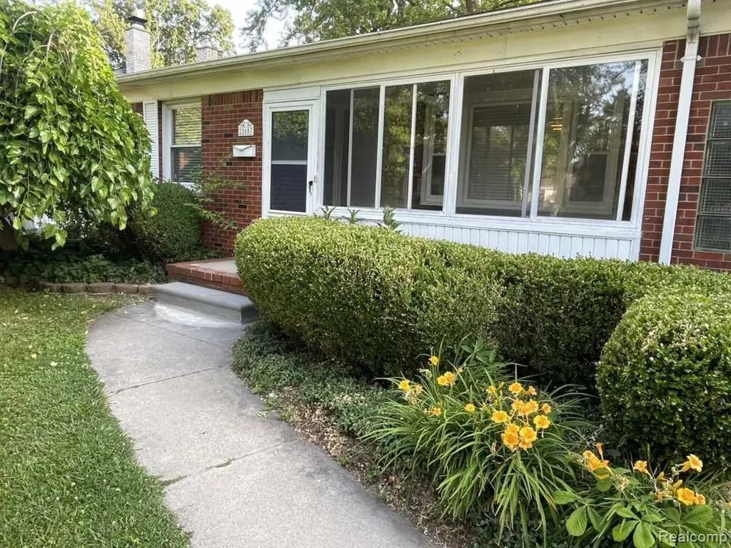 21607 Madison Street St. Clair Shores City MI 48081