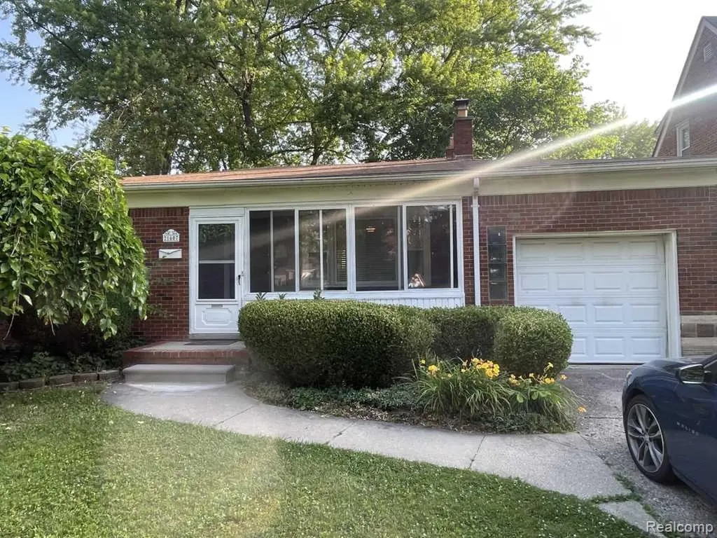 21607 Madison Street St. Clair Shores City MI 48081