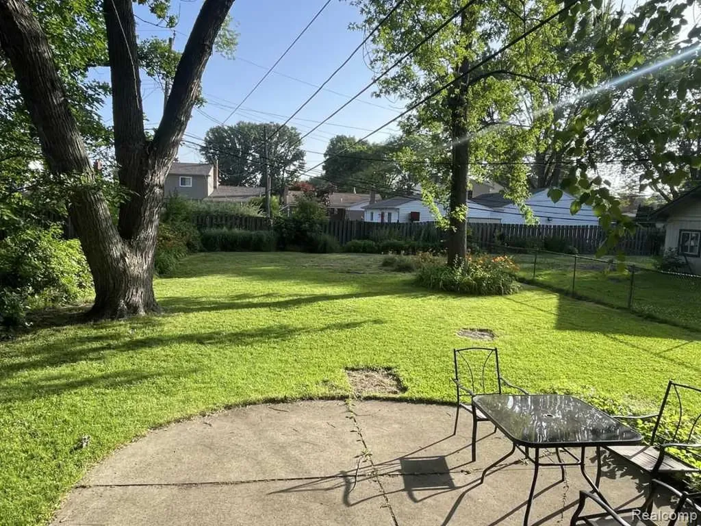 21607 Madison Street St. Clair Shores City MI 48081