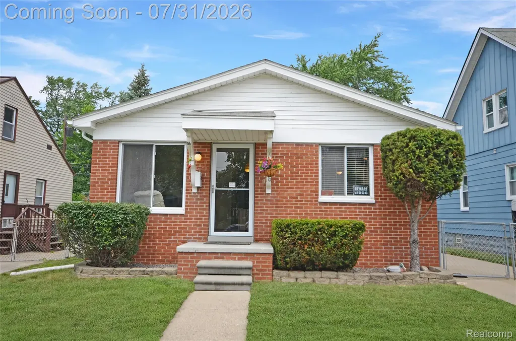 310 W Sonoma Avenue Hazel Park City MI 48030