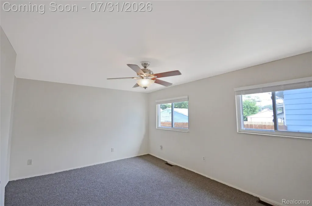 310 W Sonoma Avenue Hazel Park City MI 48030