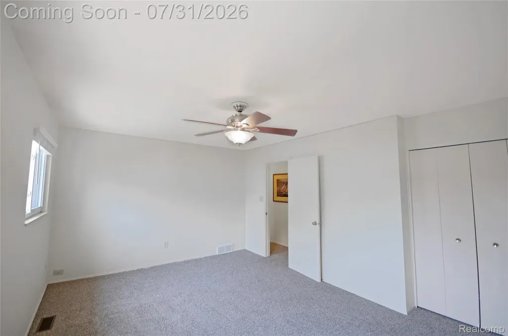 310 W Sonoma Avenue Hazel Park City MI 48030