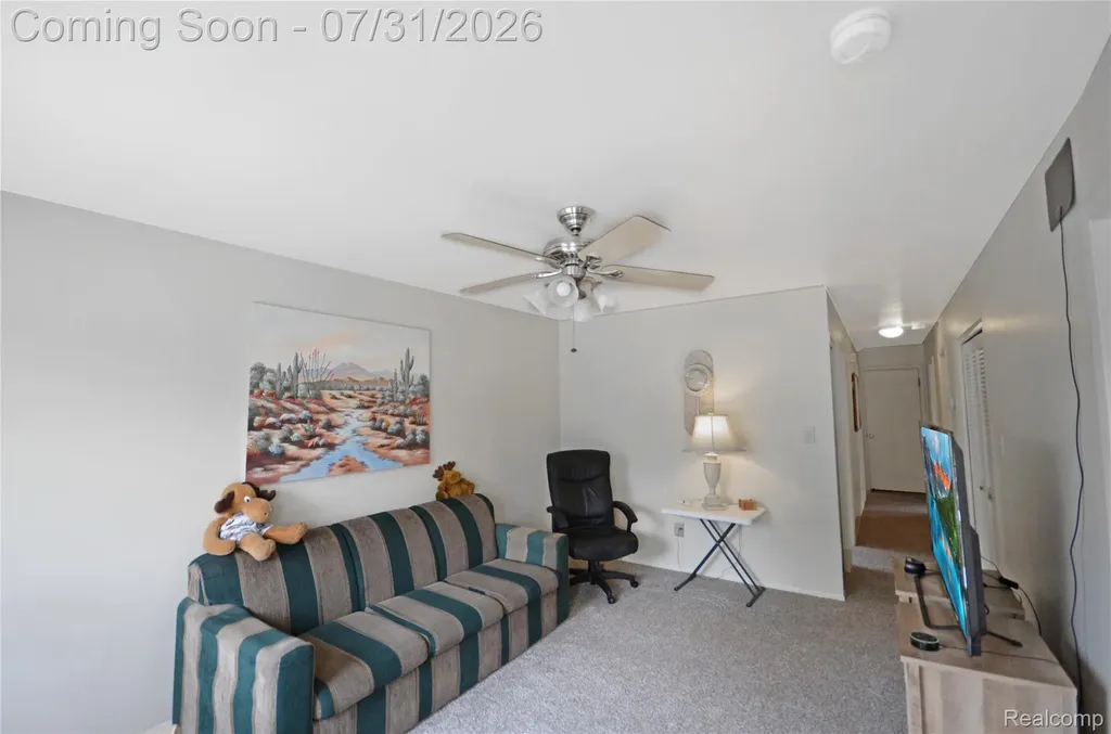 310 W Sonoma Avenue Hazel Park City MI 48030