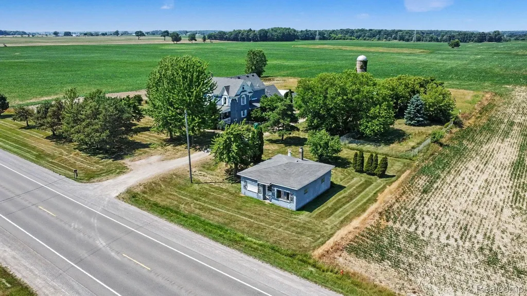7815 E M 21 Venice Township MI 48817