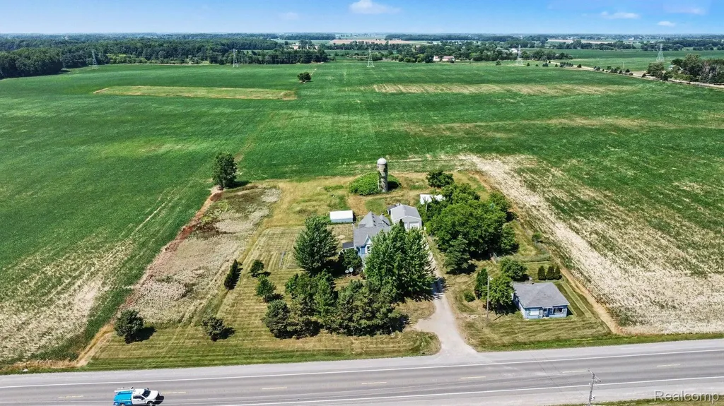 7815 E M 21 Venice Township MI 48817