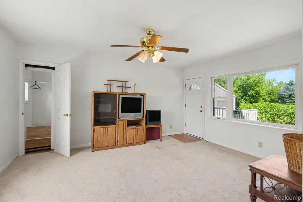 7815 E M 21 Venice Township MI 48817