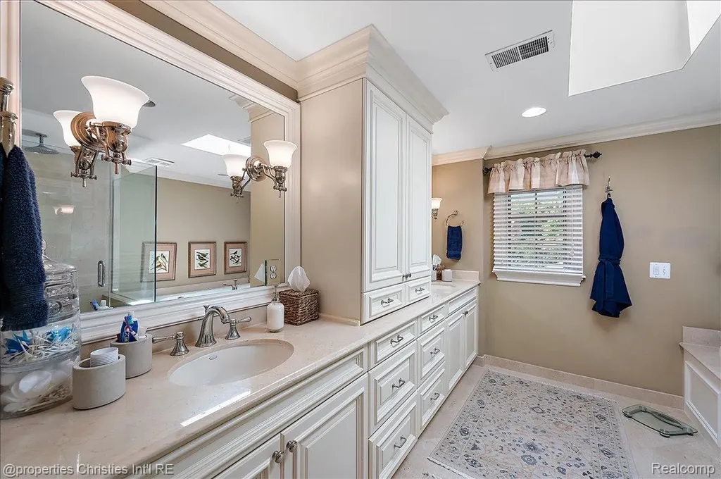 135 Clifton Road Bloomfield Hills City MI 48301