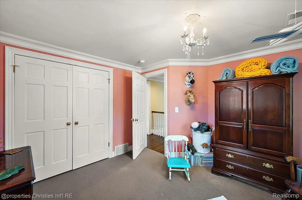 135 Clifton Road Bloomfield Hills City MI 48301