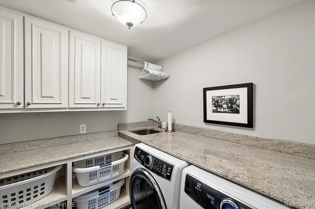 135 Clifton Road Bloomfield Hills City MI 48301