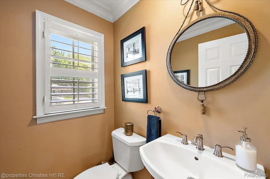 135 Clifton Road Bloomfield Hills City MI 48301