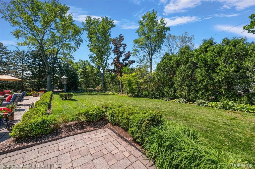 135 Clifton Road Bloomfield Hills City MI 48301