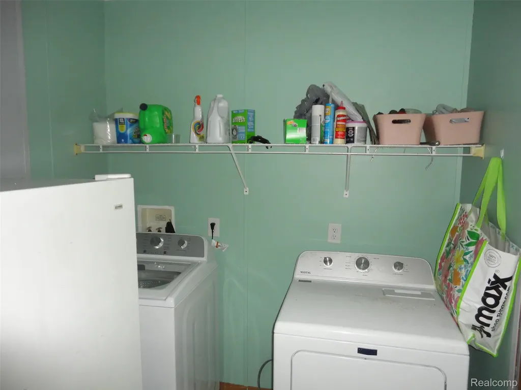241 Emerald Circle Dundee Village MI 48131
