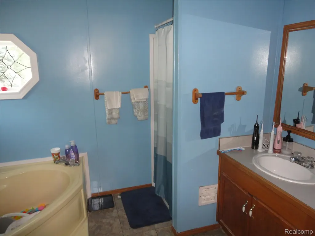 241 Emerald Circle Dundee Village MI 48131