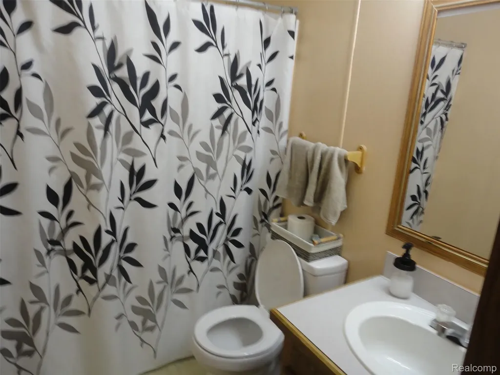 241 Emerald Circle Dundee Village MI 48131
