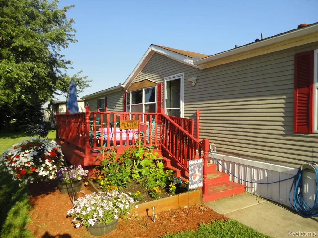 241 Emerald Circle Dundee Village MI 48131
